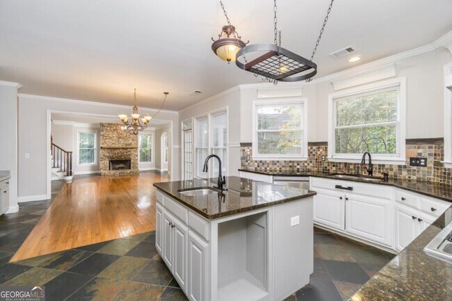 Building Photo - 6710 Timber Cove Pointe