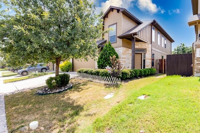 Building Photo - 16113 Hawthorne Heights Trail