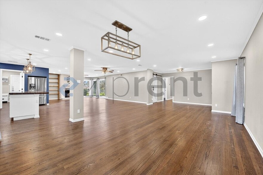 Building Photo - 1610 N Ave