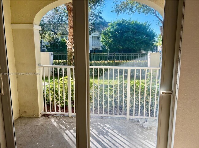 Building Photo - 10870 NW 88th Terrace