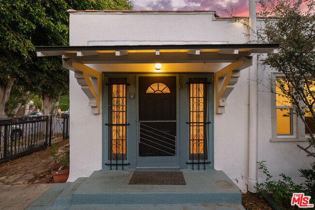 Building Photo - 4316 Kingswell Ave