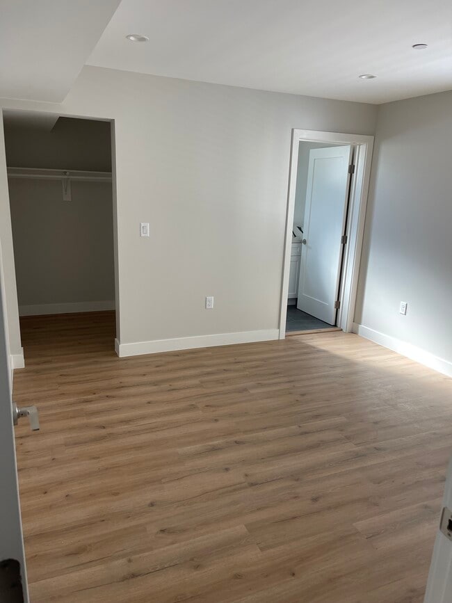 Building Photo - 1417 254th St