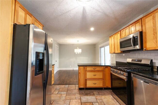 Building Photo - 2971 Stratford Arms Dr
