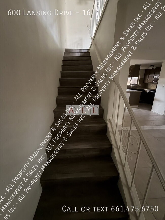 Building Photo - 600 Lansing Dr