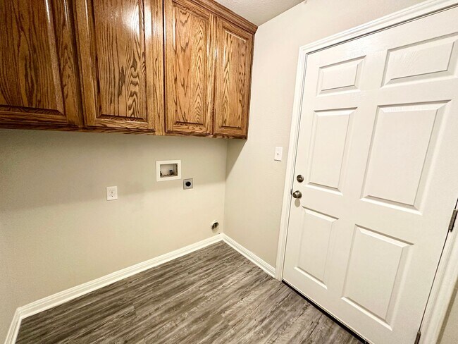 Building Photo - Charming home in Midway ISD.