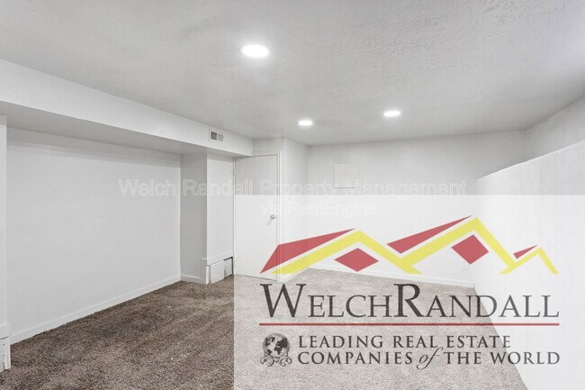 Building Photo - 825 27th St