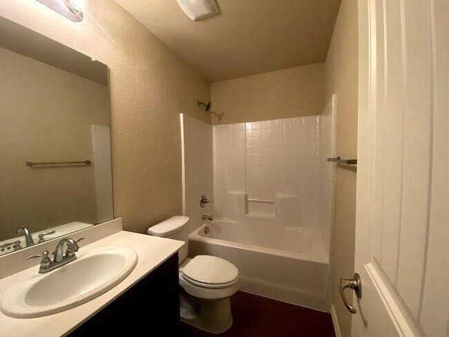 Building Photo - 2853 Mesquite Rd