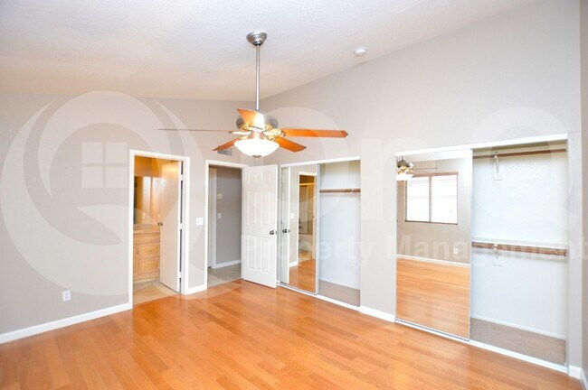 Building Photo - 169 S Criss St