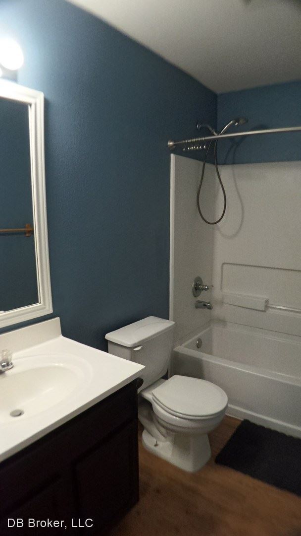 Building Photo - 2 br, 2.5 bath House - 8 Bratton Drive