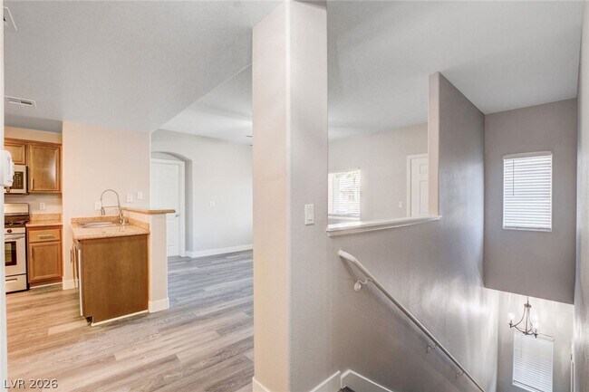 Building Photo - 7701 W Robindale Rd