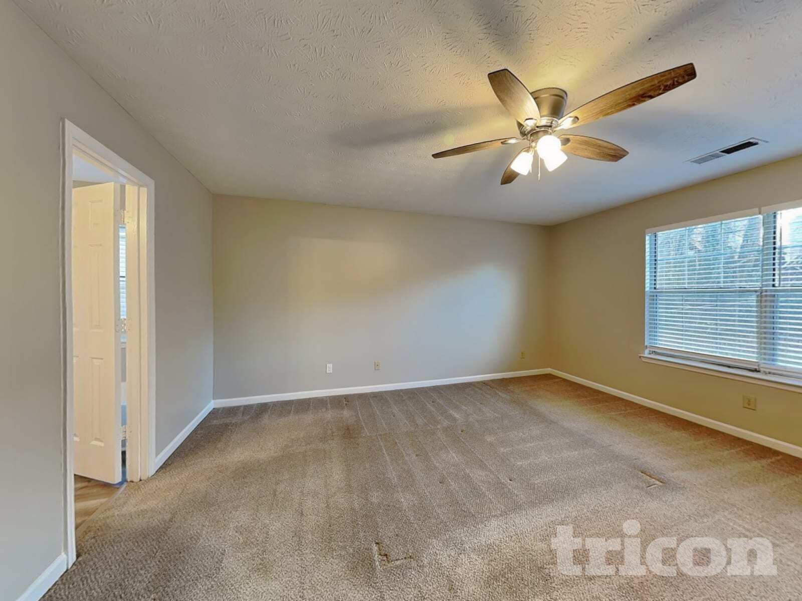 Building Photo - 575 Woodcrest Manor Dr