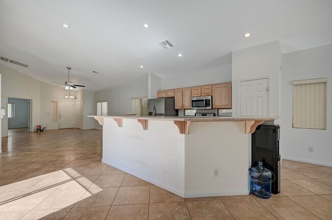 Building Photo - 121 Chatara Way