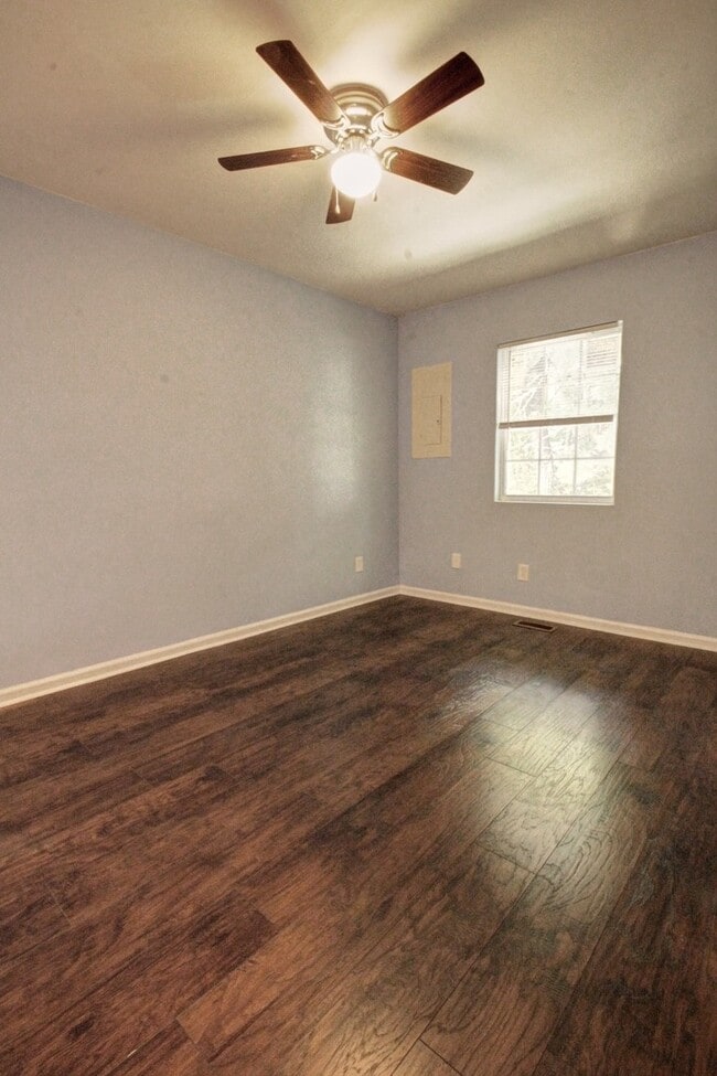 Building Photo - Adorable 2bd/1.5ba Duplex Less Than 1 Mile From Downtown Durham!