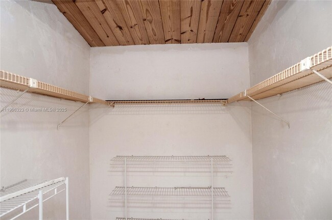 Building Photo - 19216 NE 25th Ave