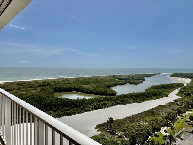 Building Photo - 320 Seaview Ct