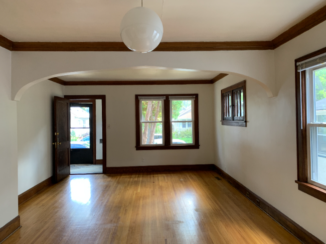 Building Photo - 3606 34th Ave S