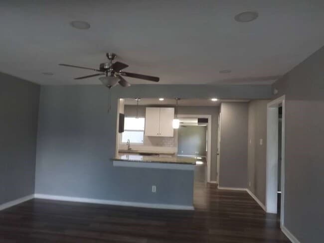 Building Photo - 7619 Ilex St