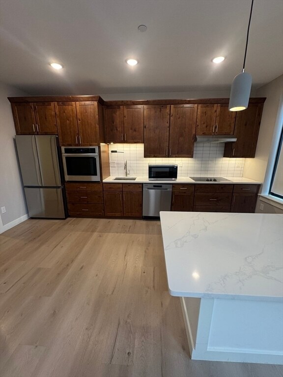 Building Photo - 400 W Broadway