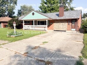 Building Photo - 3692 Elmira Dr