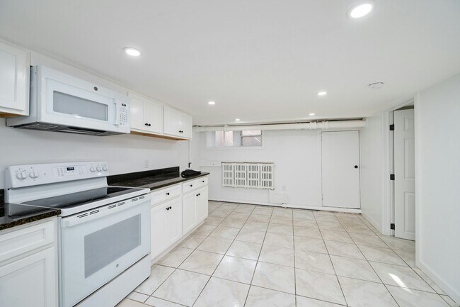 Building Photo - 57 S 6th St