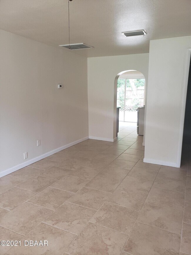 Building Photo - 135 Highland Ave