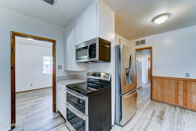 Building Photo - 4201 E Avalon Dr