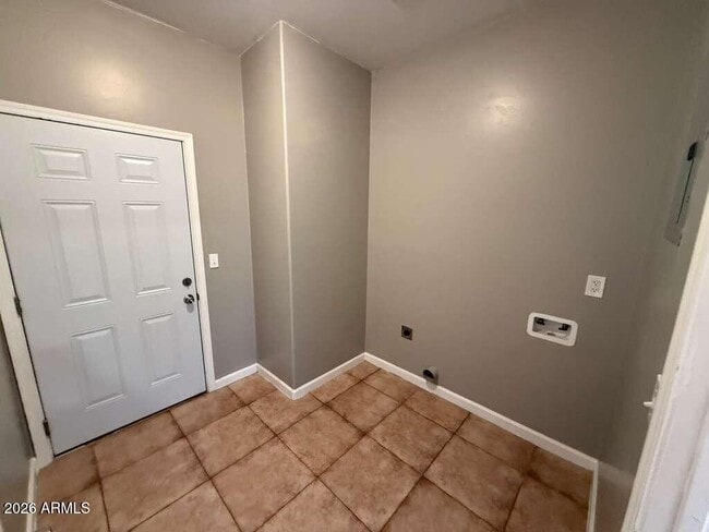 Building Photo - 2770 N Washington Ave