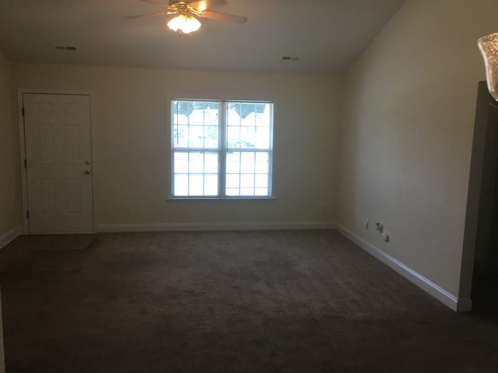 Building Photo - 2923 Ireton Pl