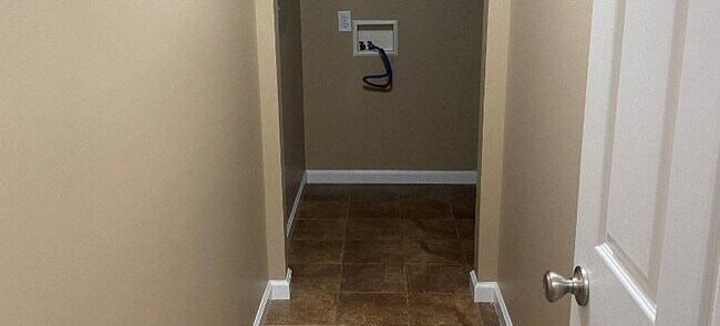 Building Photo - 3218 Putnam St