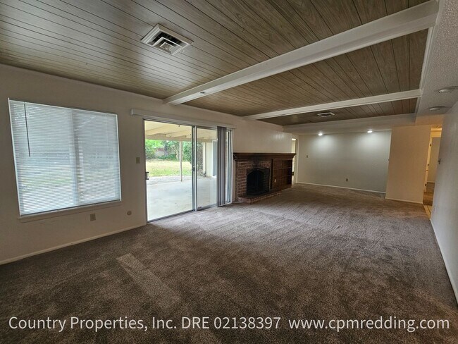 Building Photo - Spacious 3-Bedroom 2-Bathroom Home in Mary Lake Subdivision Available Now!