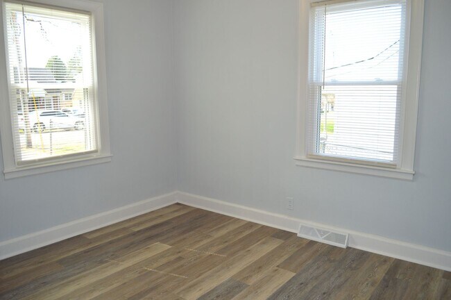 Building Photo - 724 Maupin Ave