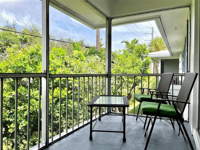 Building Photo - 2271 NE 68th St