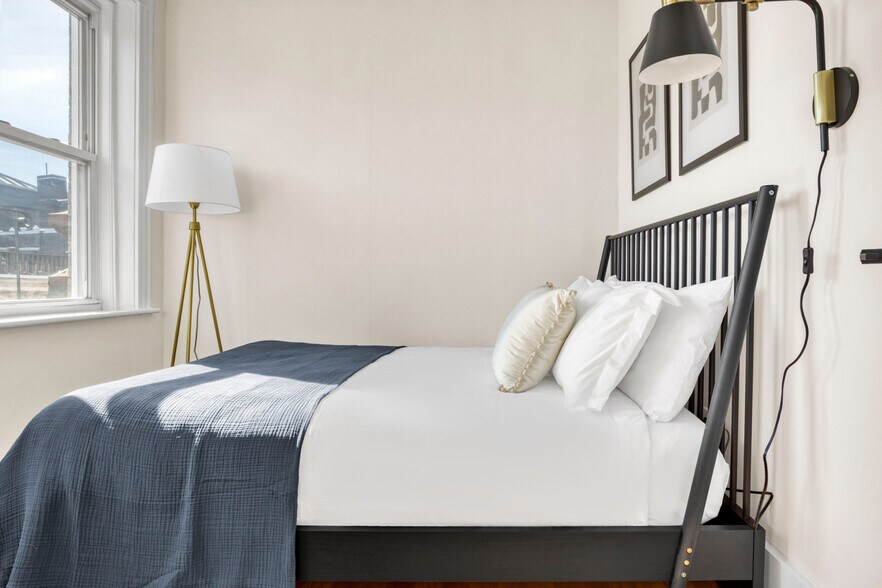 Building Photo - 152 Salem St