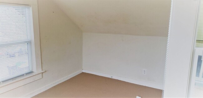 Building Photo - 4832 SE Harrison St