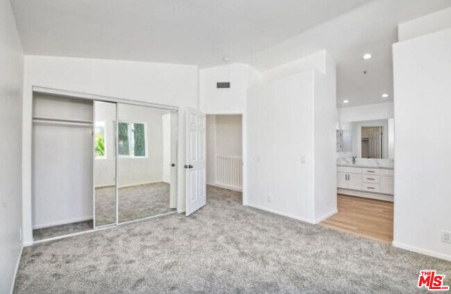 Building Photo - 1817 Calypso Dr