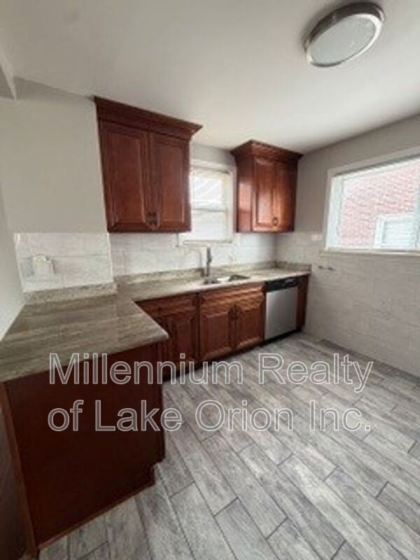 Building Photo - 6010 Hartwell St