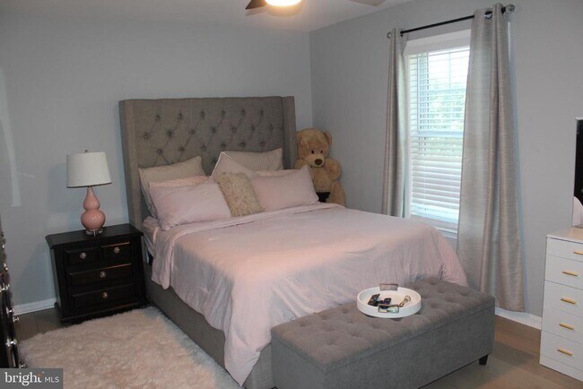 Building Photo - 2851 Bowes Ln