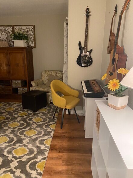 Bedroom 2 - interior wall - 236 Lily Rd