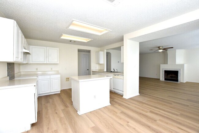 Building Photo - PKR - Round Rock / Pflugerville Houses