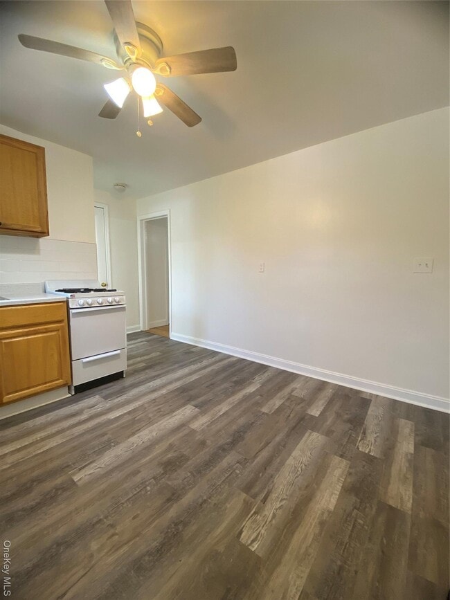 Building Photo - 2 George St