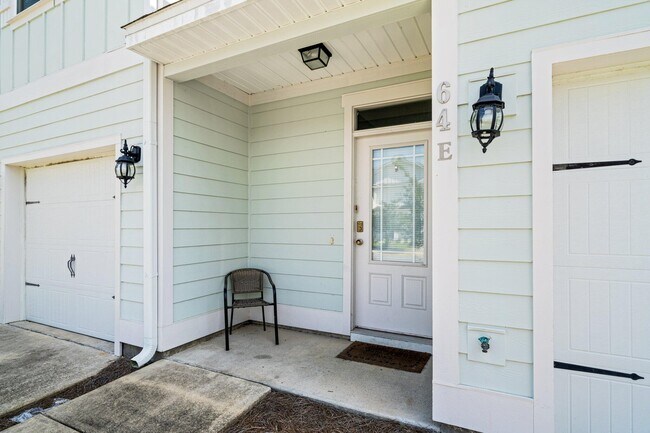 Building Photo - 64 Crossing Ln