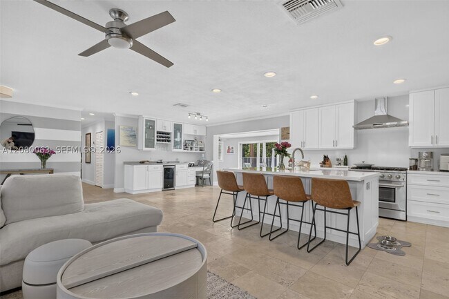 Building Photo - 14220 SW 86th Ave