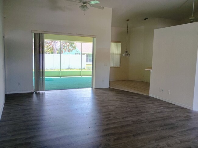 Building Photo - ??????Rent Lowered $ 1,950.00