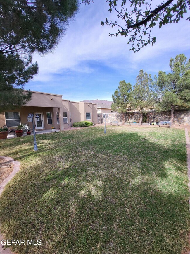 Building Photo - 6354 Franklin View Dr