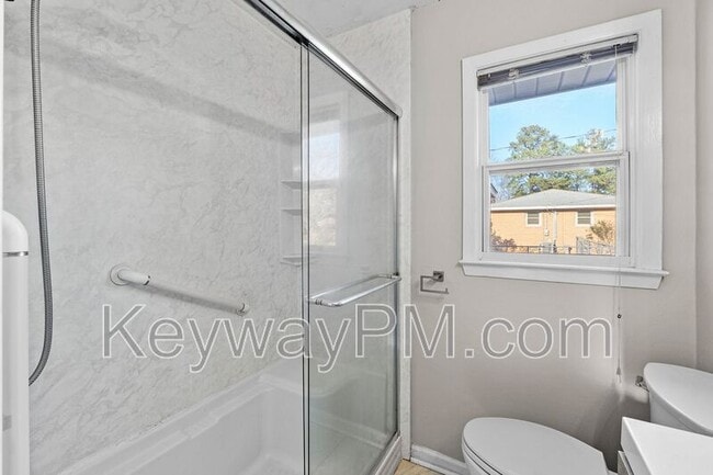 Building Photo - 116 Thomas Dr