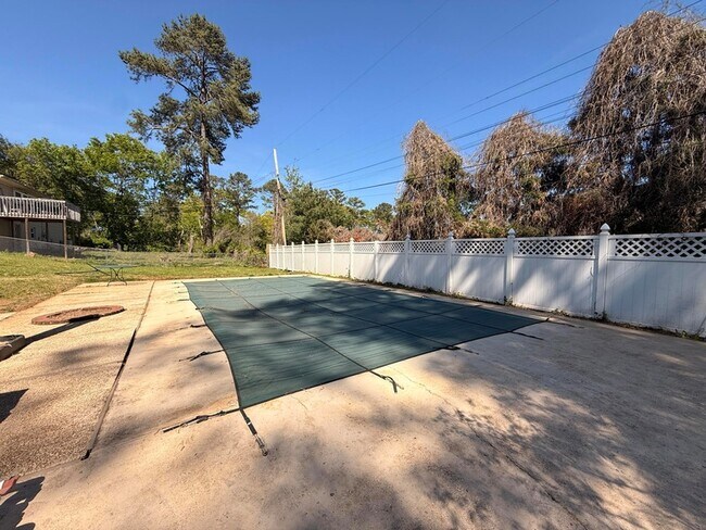 Building Photo - 1012 Elaine Trail