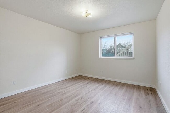 Building Photo - 3446 W Lilac Ct