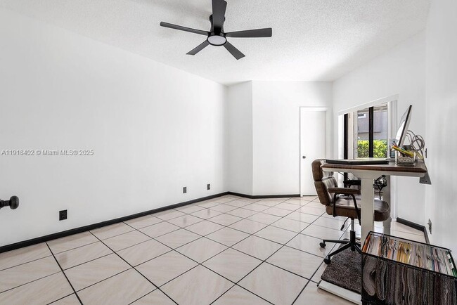 Building Photo - 6641 Via Regina