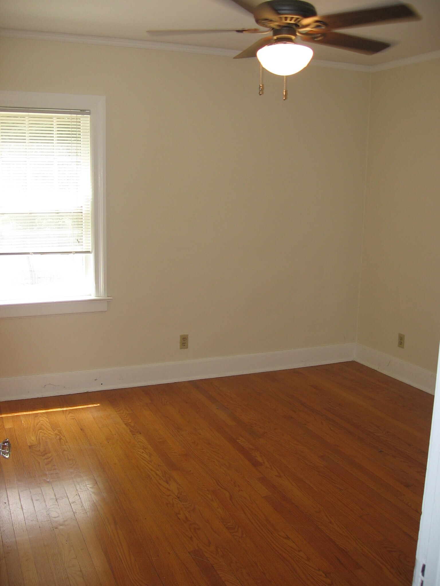Building Photo - 5214 Ingersoll Ave