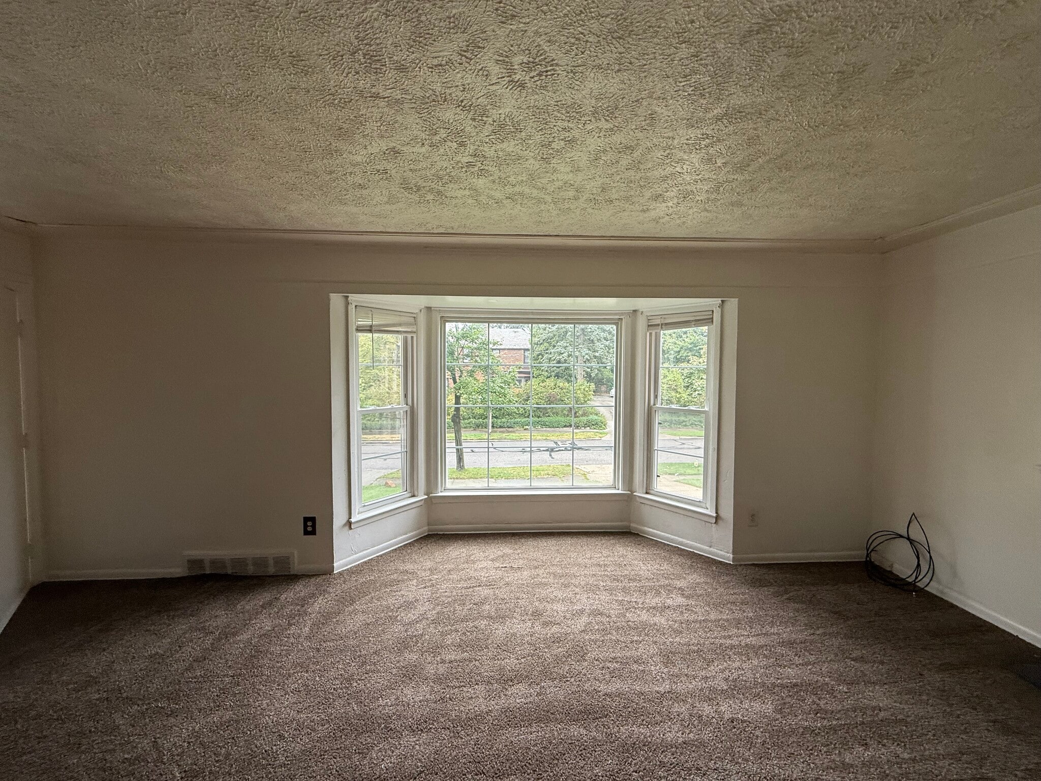 Building Photo - 3641 Ingleside Rd